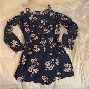 Cold shoulder romper w/crochet